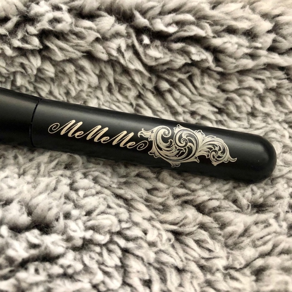 Meme Black Powder Brush with Silver Script - Picture 3 of 4